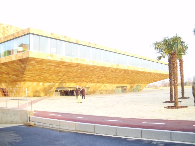 PALACIO DE CONGRESOS DE LÉRIDA (CONGRESS CENTRE IN LÉRIDA)