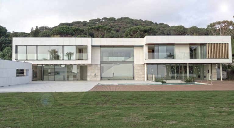 VIVIENDA UNIFAMILIAR ALTO STANDING SANT  VICENÇ DE MONTALT